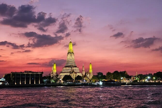 Bangkok TUK TUK Twilight Cultures Market and Food Taste - Stop 1: Song Wat Road for local food and artsy street energy