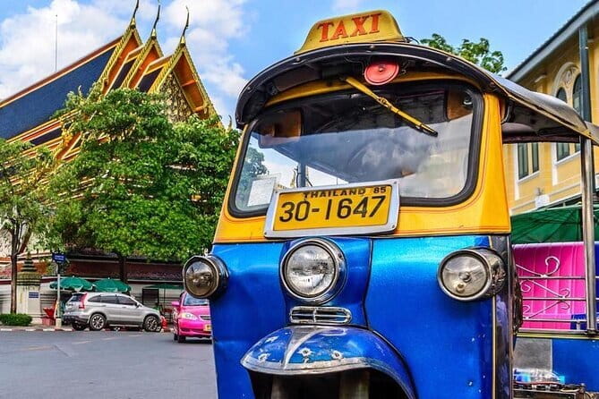 Bangkok TUK TUK Twilight Cultures Market and Food Taste - Stop 3: Pak Khlong Flower Talat for fresh blooms and market life