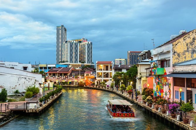Bangkok Tuk Tuk Walk & Temple Tour With Wat Pho, Arun & Traimit - Wat Arun (Temple of Dawn): Riverside Temple Views in 30 Minutes