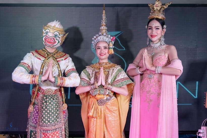 Bangkok: Unicorn Chao Phraya River Dinner Cruise - The 2-hour cruise flow: dinner while Bangkok lights up
