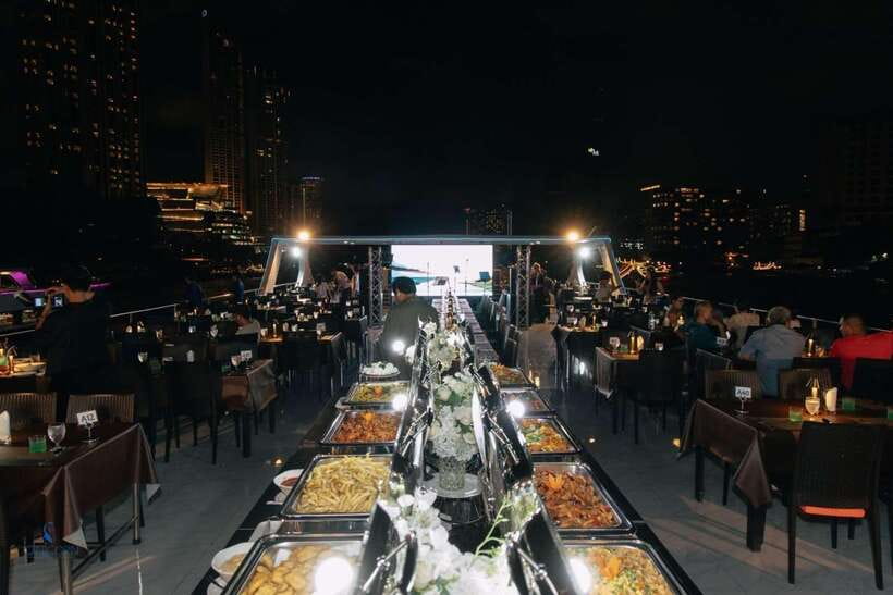 Bangkok: Unicorn Chao Phraya River Dinner Cruise - Wat Arun and the Grand Palace area: the night-photo payoff