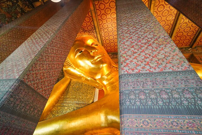 Bangkok Wat Pho and Flower Market Historical Walking Tour - Wat Arun and the Chatong Thai costume photo moment