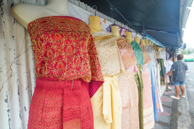 Bangkok Wat Pho and Flower Market Historical Walking Tour - Lunch at Tha Tien Pier: choices that fit a walking day