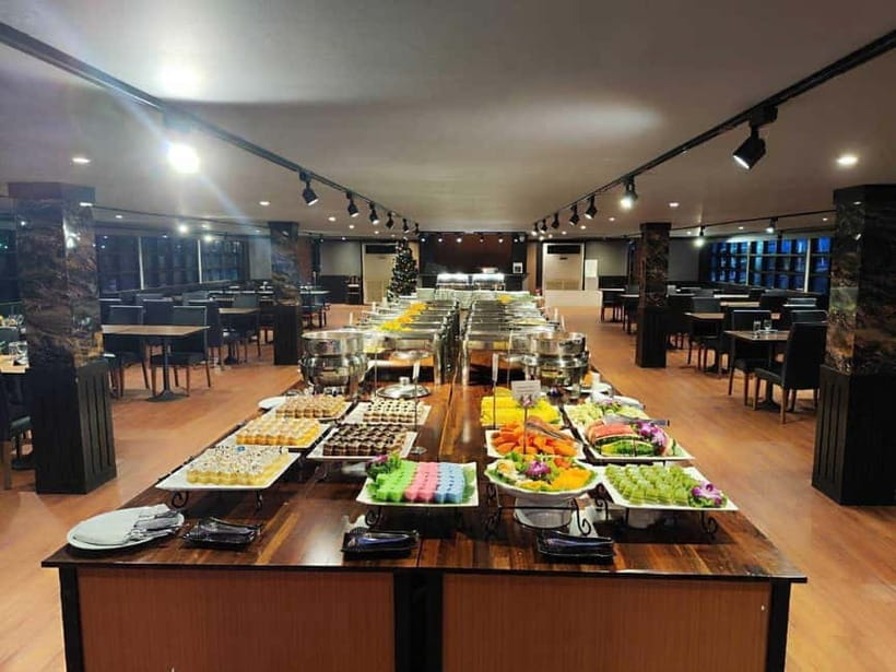 Bangkok: White Orchid Chao Phraya Cruise Free Flow Beer - Dinner on the water: buffet reality and how to make it work