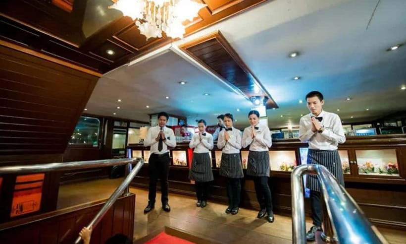 Bangkok: White Orchid Chao Phraya Cruise, Thai Buffet & Beer - Onboard entertainment: Thai dance, live band, and the ladyboy cabaret