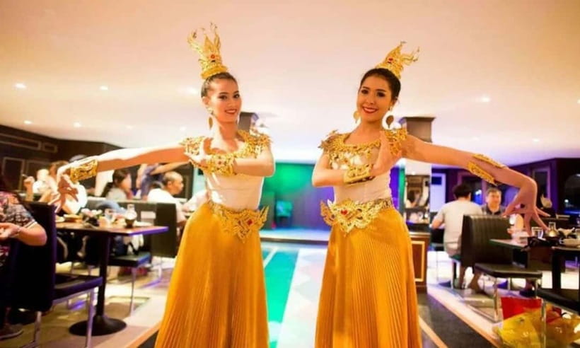 Bangkok: White Orchid Chao Phraya Cruise, Thai Buffet & Beer - Seating, weather, and comfort (the unglamorous stuff that matters)