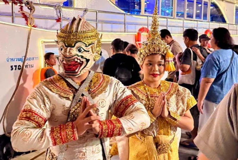 Bangkok: White Orchid Chao Phraya Dinner Cruise free Beer - Boarding the White Orchid: welcome drink, open-air deck, and general seating
