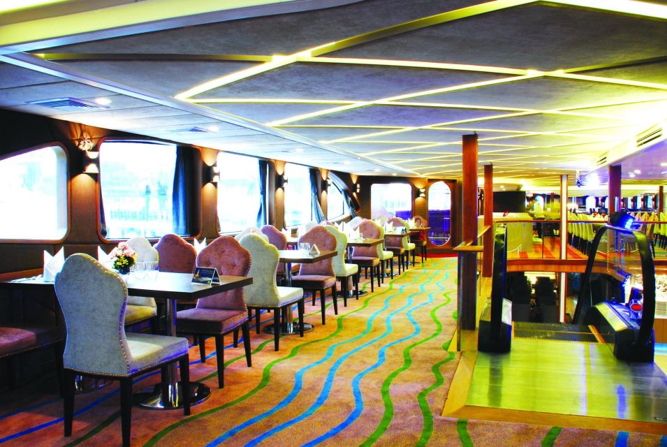 Bangkok: Wonderful Pearl Dinner Cruise at River City Pier - Getting there: meeting point and what to bring