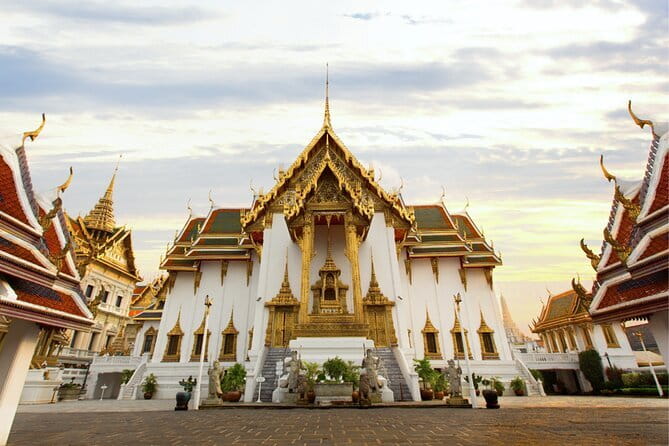 Bangkok's Best: City Highlights & Floating Market Private Tour - The Smart Shape of This Bangkok Highlights Day