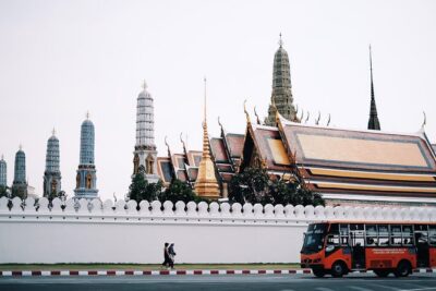 Best of Bangkok: Temples & Long-tail Boat Tour - Pak Khlong Flower Talat: A Quick Local Market Hit