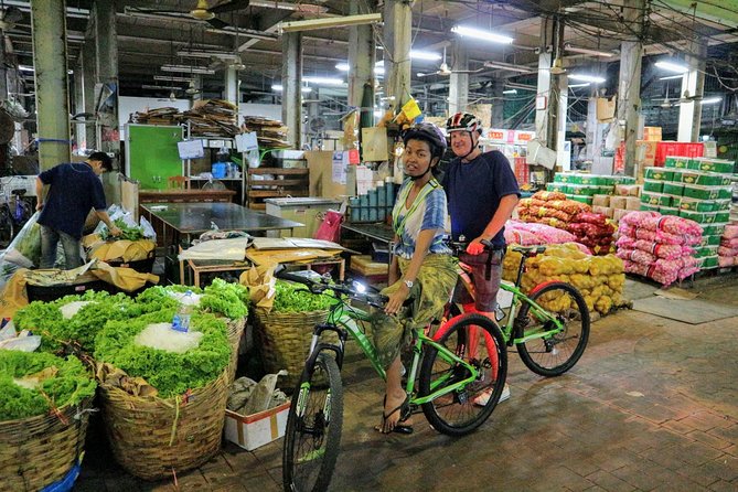 Bike Bangkok at Night with Thai Dinner - A second Chao Phraya crossing and the old-warehouse streets