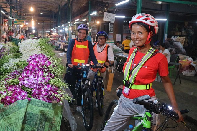 Bike Bangkok at Night with Thai Dinner - Wat Mon (Wat Pradittharam) dinner in a traditional wood-house setting