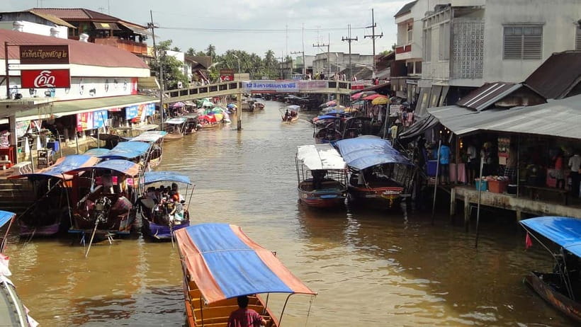 BKK: Damnoen Floating Market, Maeklong Rail & River Bridge - Bangkok to Maeklong: the day starts with a smooth pickup