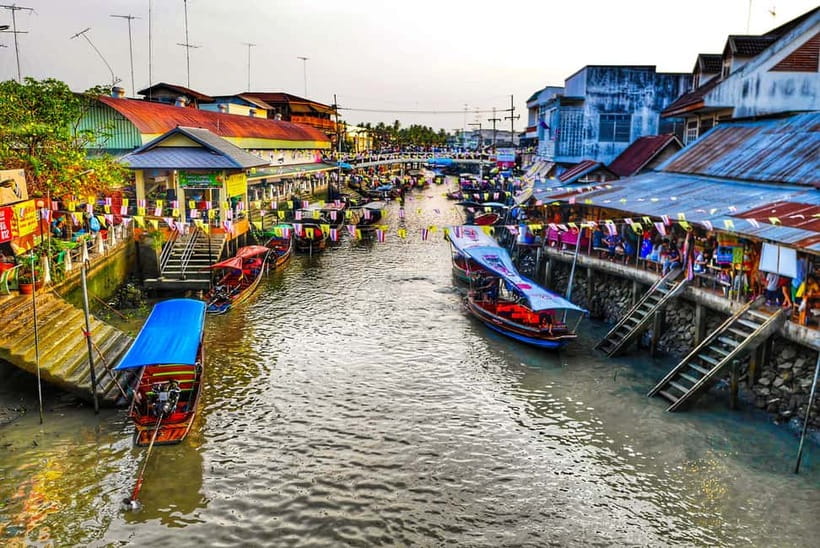 BKK: Damnoen Floating Market, Maeklong Rail & River Bridge - Damnoen Saduak (or Amphawa) Floating Market: longtail boat time and the cost of fun