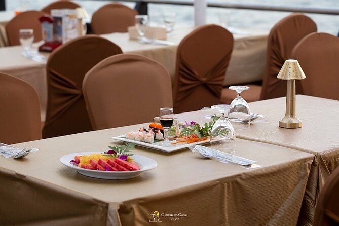 Chao Phraya Princess Cruise - Seating and crowd control: how to keep it romantic