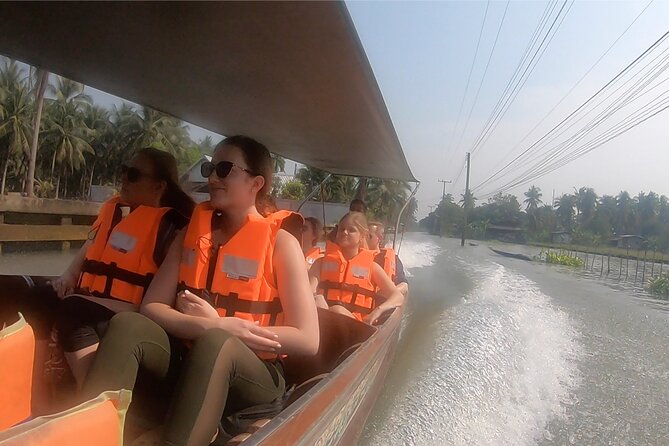 Colors of Damnoen Saduak from Bangkok - From the Water to Damnoen Saduak: How the Long-Tail Boat Changes Everything