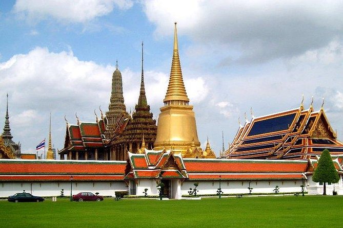 Damnern Saduak Floating Market, Grand Palace and Wat Phra Keo Tour from Bangkok - The 7:00 am start and the 110 km drive you should plan for