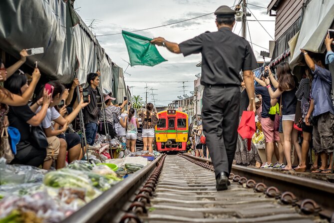 Damnoen Saduak Floating Market & Maeklong Railway From Bangkok - Who Should Book This Tour—and Who Should Skip