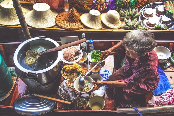 Damnoen Saduak Floating Market & Maeklong Railway Market Tour From Bangkok - Comfort tips that actually matter