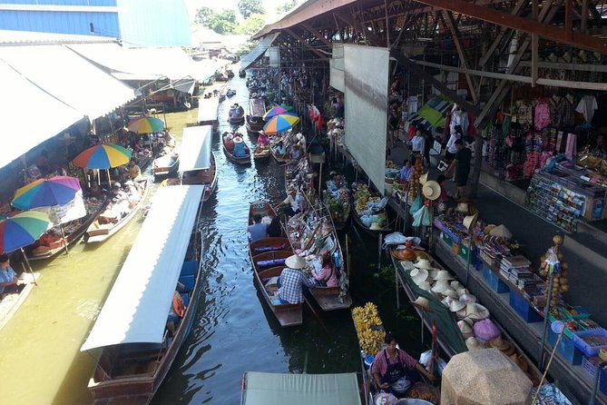 Damnoen Saduak Floating Market & Paddle Boat Adventure - Stop 1: Coconut sugar farm—watching the process, not just buying trinkets