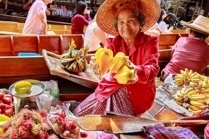 DamnoenSaduak Floating Market Michelin Food One Day Tour - Salt Lake De Maeklong Café: Salt Fields, Photo Pickup, and Foot Therapy
