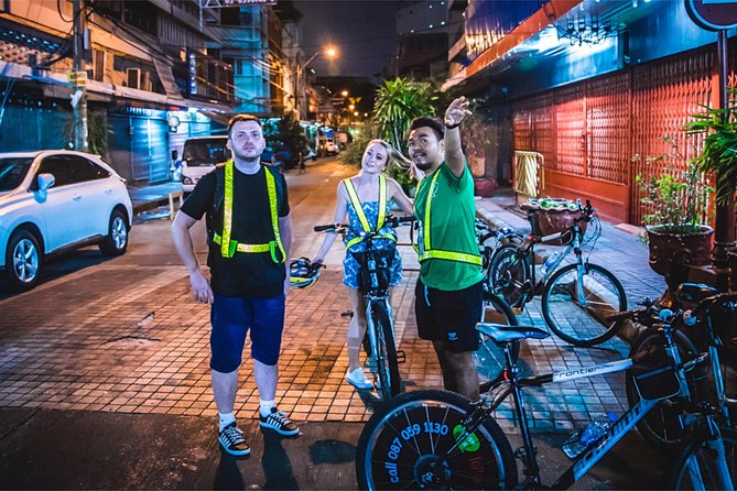 Discover Bangkok at Night 5-Hour Bike Tour with dinner - Cycling Bangkok after dark: why 5:00 pm is the sweet spot