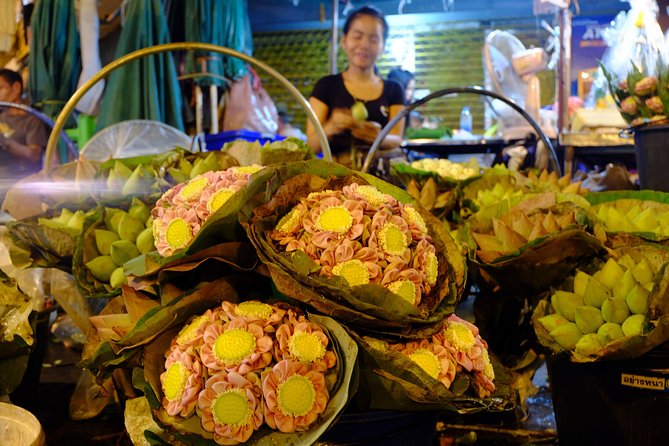 Discover Bangkok at Night 5-Hour Bike Tour with dinner - Temple Of Dawn (Wat Arun) and what the closure means