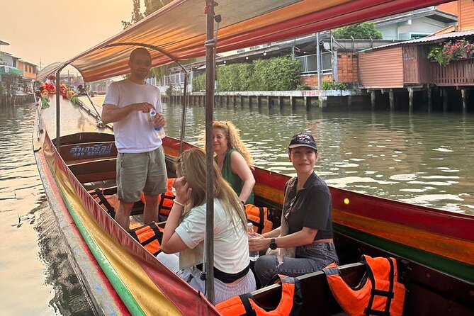 Discover Hidden Bangkok with Longtail Boat Tour - Stop 2: Wat Ratcha Orasaram (Chom Thong) with Thai-Chinese Design