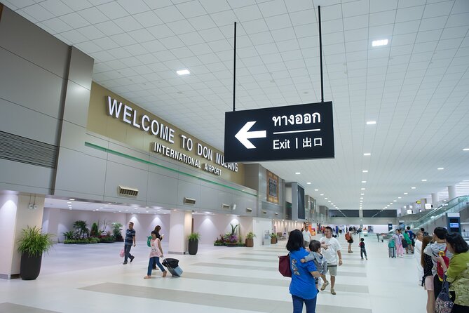 Don Mueang Guided VIP Fast Track Immigration Service - Finding your hostess at DMK without playing airport “where are you?”