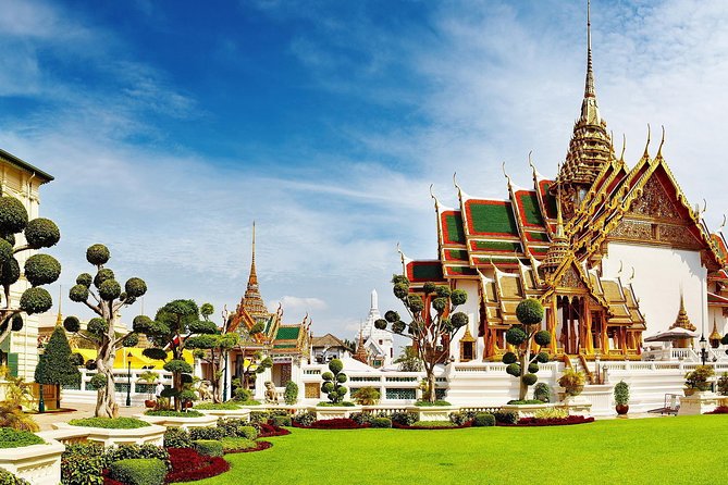 Exclusive Tour – Grand Palace, Emerald Buddha & Reclining Buddha - Stop 2: The Grand Palace and why a guide changes everything