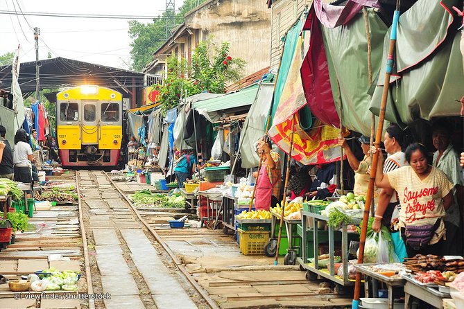 Famous Markets Tour: Maeklong Railway & Damnoen Saduak Floating - Photo ops: trains, awnings, and boat-level angles