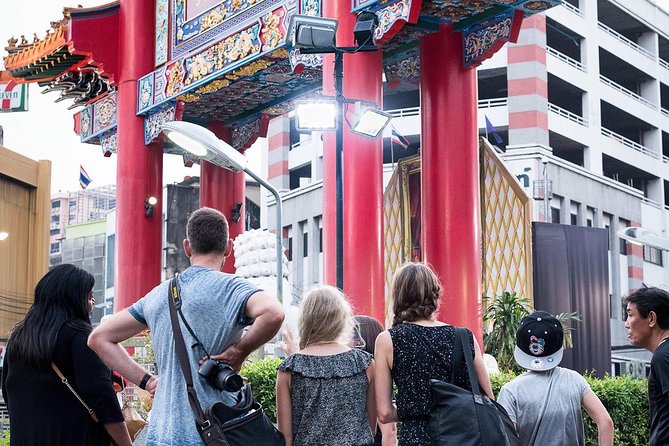 Flavors of Bangkok: Small-Group Chinatown Evening Food Tour - Stop 1: Chinese gate views and your first Thai-Chinese tastings