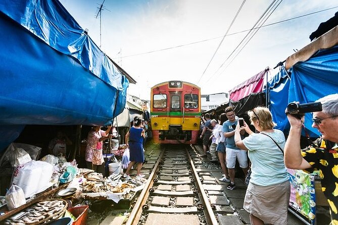 Floating Market & Railway Market near Bangkok - Damnoen Saduak Floating Market: canal energy with tourist scale