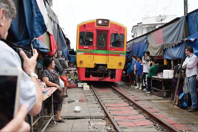 Floating Market with Great Pagoda Temple and Wat Sam Phran - Getting picked up at 7:00 a.m. (and why it matters)