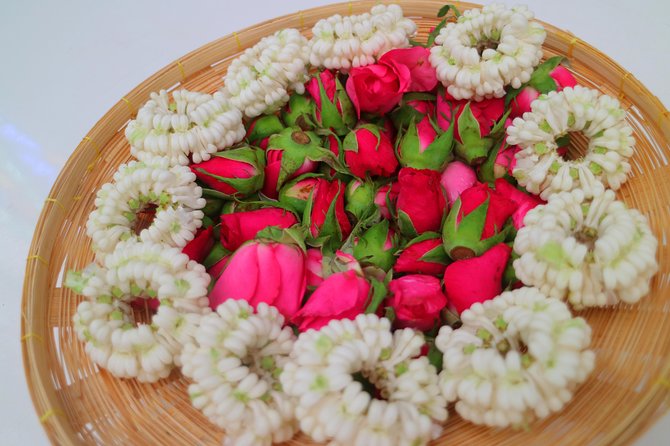 Flower Market & Floral Art: Multilingual Private Tour [EN/others] - Time, pace, and how a 4-hour private format actually helps
