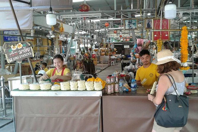 Flower Market & Floral Art: Multilingual Private Tour [EN/others] - Price and value: why $95.17 can work out well
