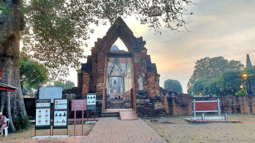 From Bangkok: Ayutthaya Afternoon Tour with Boat & Tuk-Tuk - Chao Phraya sunset boat cruise: where temple views really click