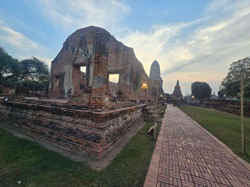 From Bangkok: Ayutthaya Afternoon Tour with Boat & Tuk-Tuk - Ayutthaya Historical Park break: what to do with your free hour