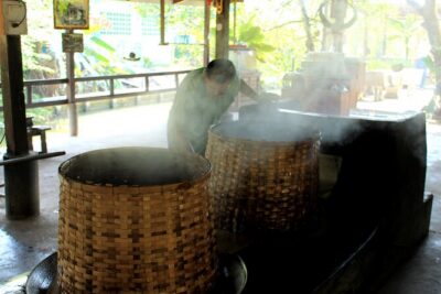 From Bangkok: Thaka Floating Market - Entering Thaka: preserved village life on the water