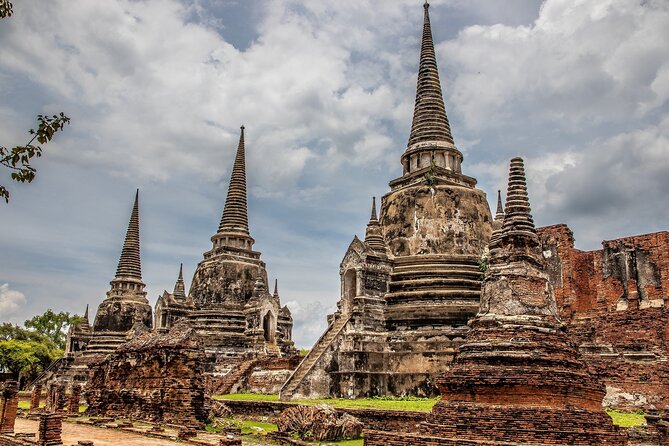 Full-Day Private Ayutthaya and Bang Pa-In Summer Palace from Bangkok - Wat Yai Chai Mongkol and Wat Lokayasutharam: the visual reset you need