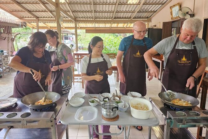 Fun Thai Cooking Class near Bangkok - Key highlights you’ll feel quickly