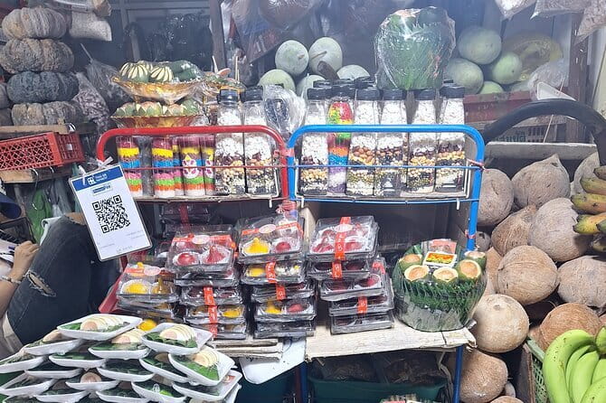 Fun Tuk Tuk Dinner and Massage in Old Town Bangkok - Wat Arun Photos Across the River: Quick Stop, Iconic Look