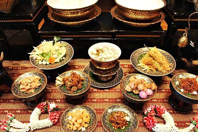 Gourmet Dinner & Spectacular Show at Mandarin Oriental - A Romantic Teak Boat Ride From Mandarin Oriental to the Riverfront