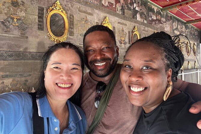 Grand Palace & Emerald Buddha Private Tour [Optional Luxury] - Stop 1: Pak Khlong Talat flower market and why it sets the stage