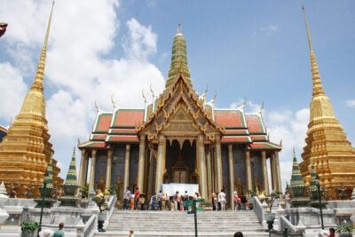 Grand Palace Glory and Emerald Buddha : Half-Day Tour in Bangkok - Hotel pickup in downtown Bangkok: convenient, but not everywhere