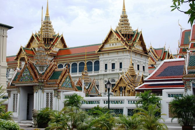 Grand Palace Glory and Emerald Buddha : Half-Day Tour in Bangkok - Timing, crowds, and heat: how to protect your comfort