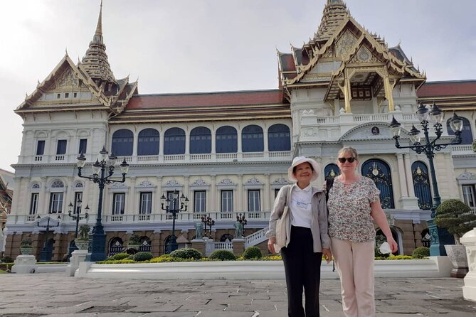 Grand Palace & Temples of Bangkok with experienced guide - Price and Logistics: What You Pay, What You Get