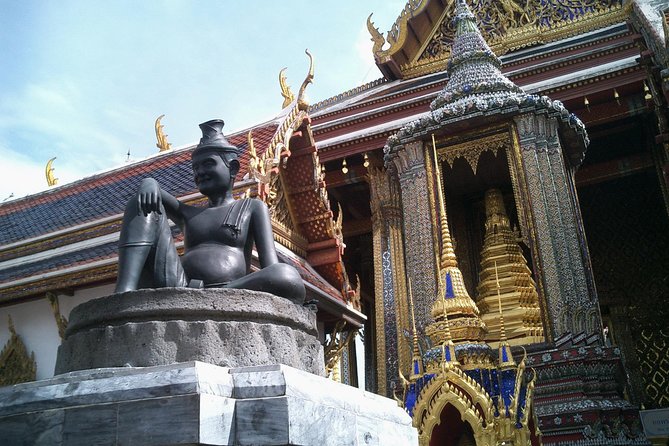 Grand Palace , Thai dance & Fun street walk in Bangkok - Khlong Ong Ang Night Bazar: street art and an evening stroll