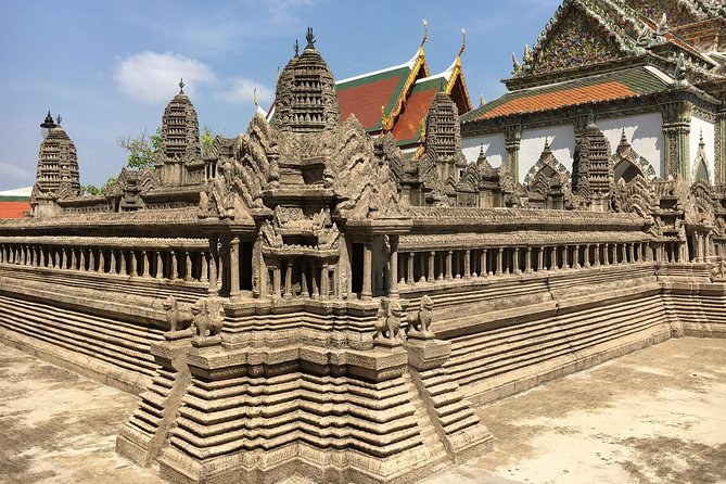 Grand Palace , Thai dance & Fun street walk in Bangkok - Price and value for a 6 to 7 hour Grand Palace day