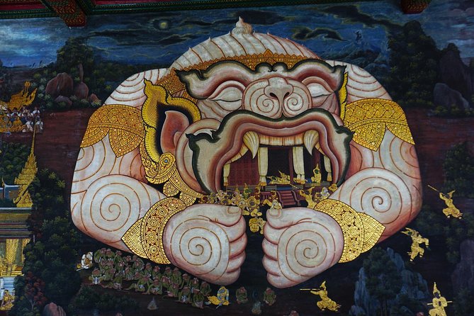 Grand Palace , Thai dance & Fun street walk in Bangkok - Photo time, ritual context, and staying away from palace-area hassles